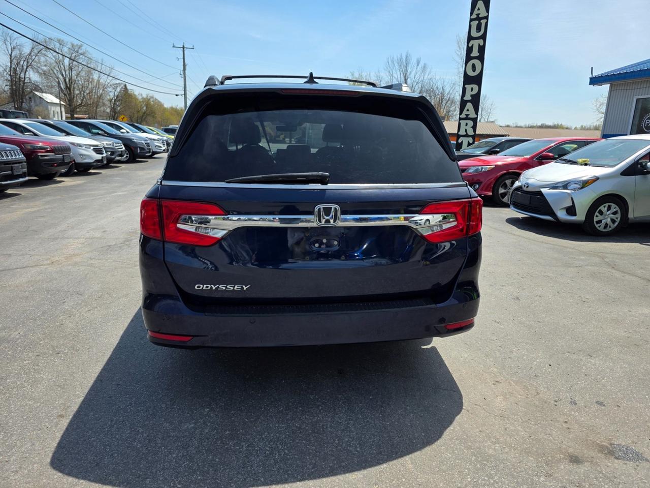 2018 Honda Odyssey EX-L Photo3