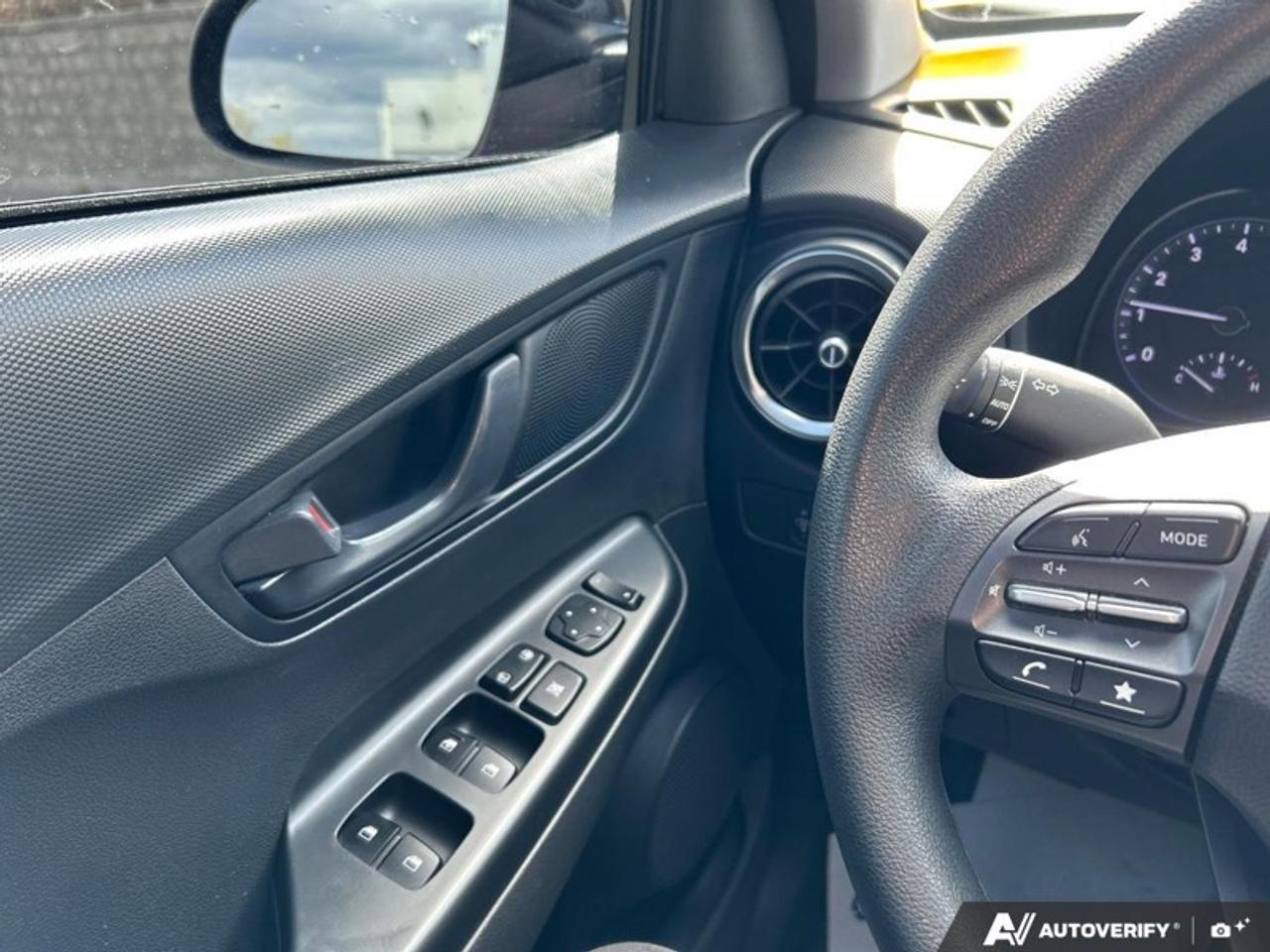 2022 Hyundai KONA 2.0L Essential FWD  -  Heated Seats Photo