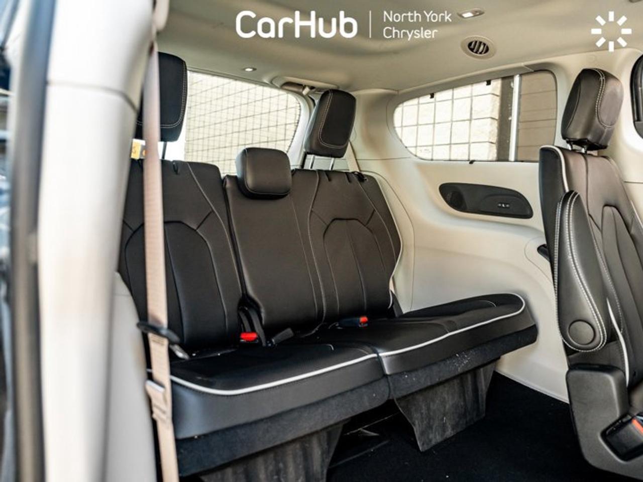 2024 Chrysler Pacifica Limited Panoroof Uconnect Theater Family Group Safety sphere Photo