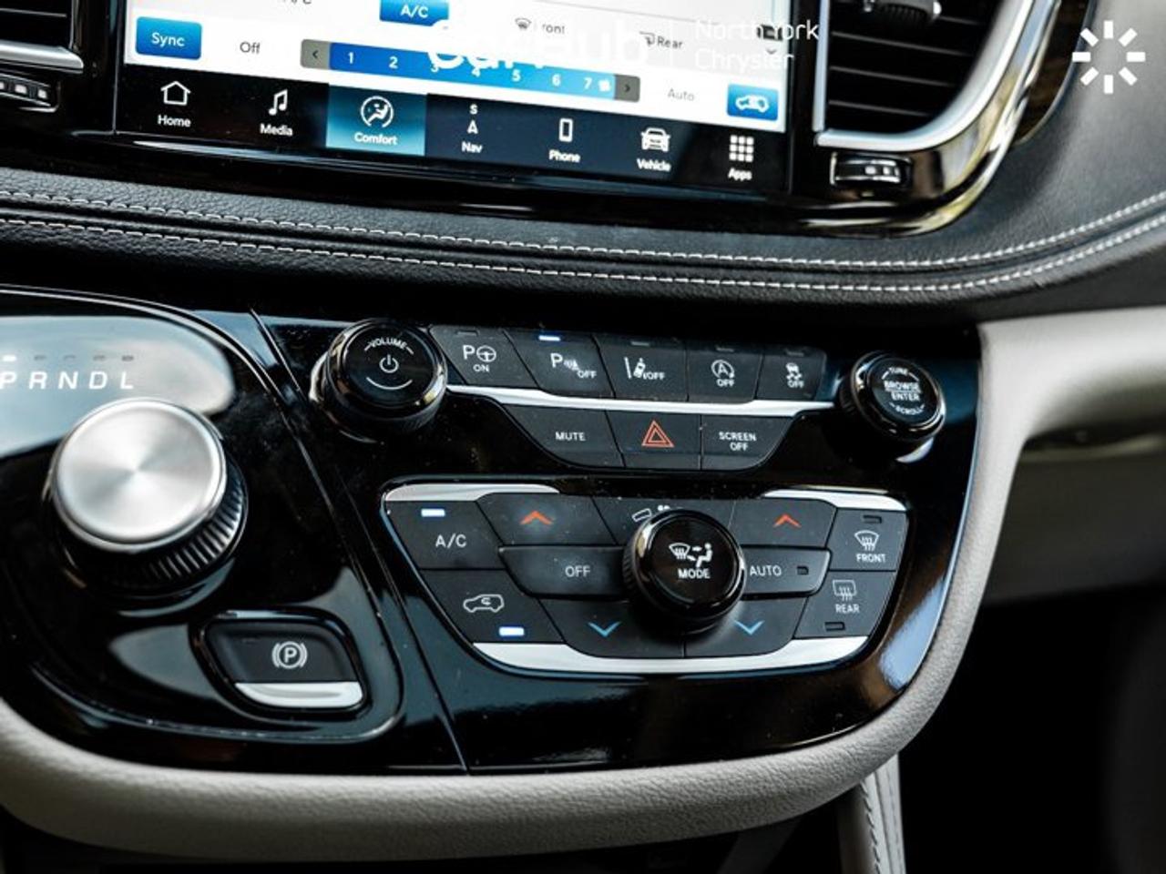 2024 Chrysler Pacifica Limited Panoroof Uconnect Theater Family Group Safety sphere Photo