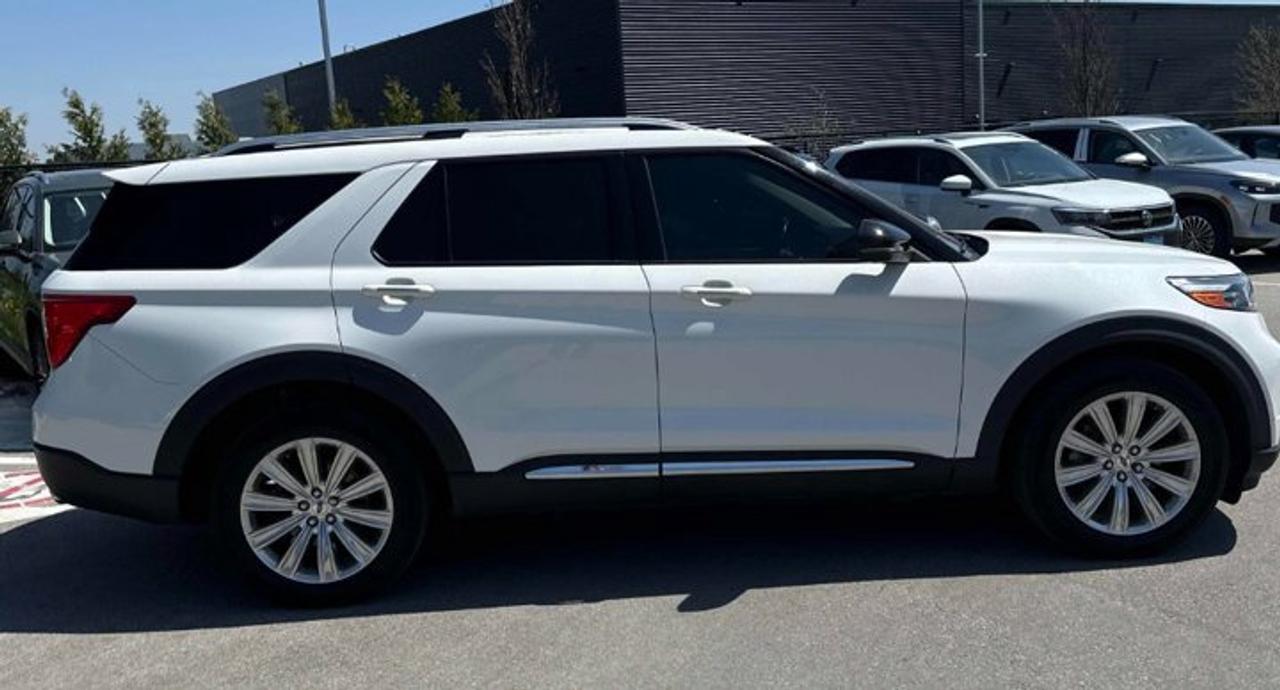2021 Ford Explorer Limited 4WD | Tow Pkg | Sunroof | Leather | Nav | Cooled + Heated Seats | Adaptive Cruise and More ! Photo