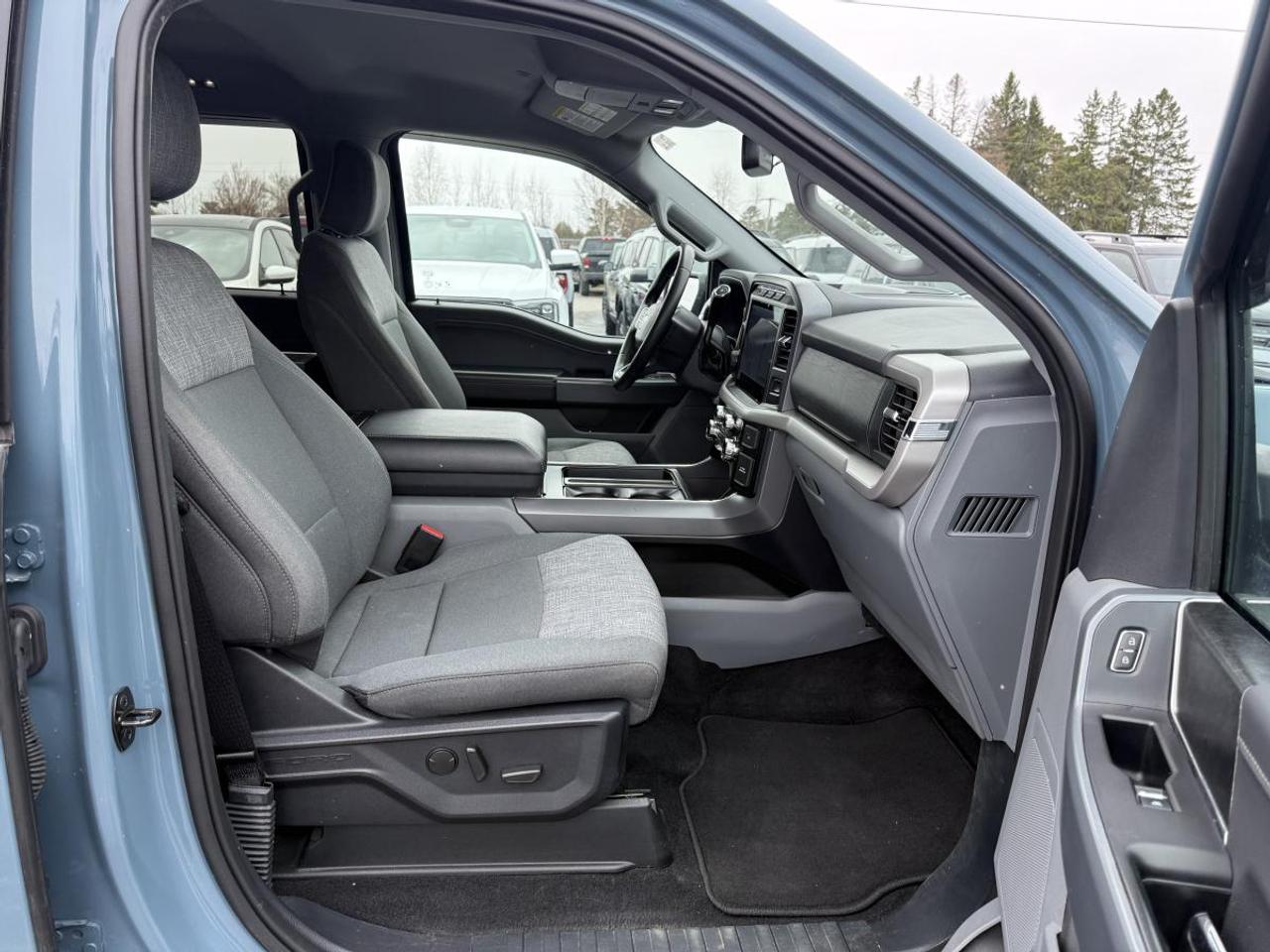 2023 Ford F-150 XLT 4WD SuperCrew 5.5' Box Photo