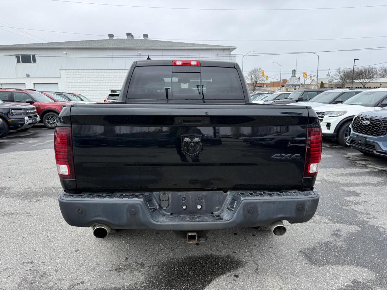 2020 RAM 1500 Classic WARLOCK Photo3