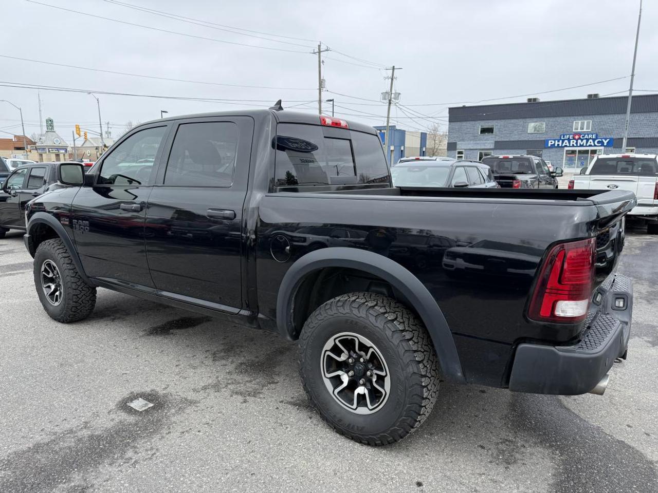 2020 RAM 1500 Classic WARLOCK Photo2