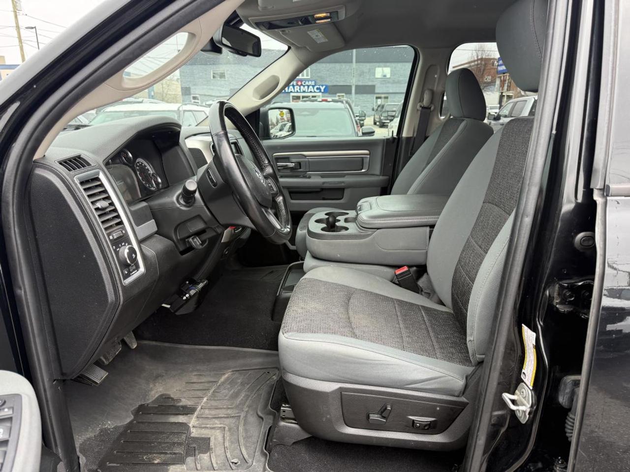 2020 RAM 1500 Classic WARLOCK Photo
