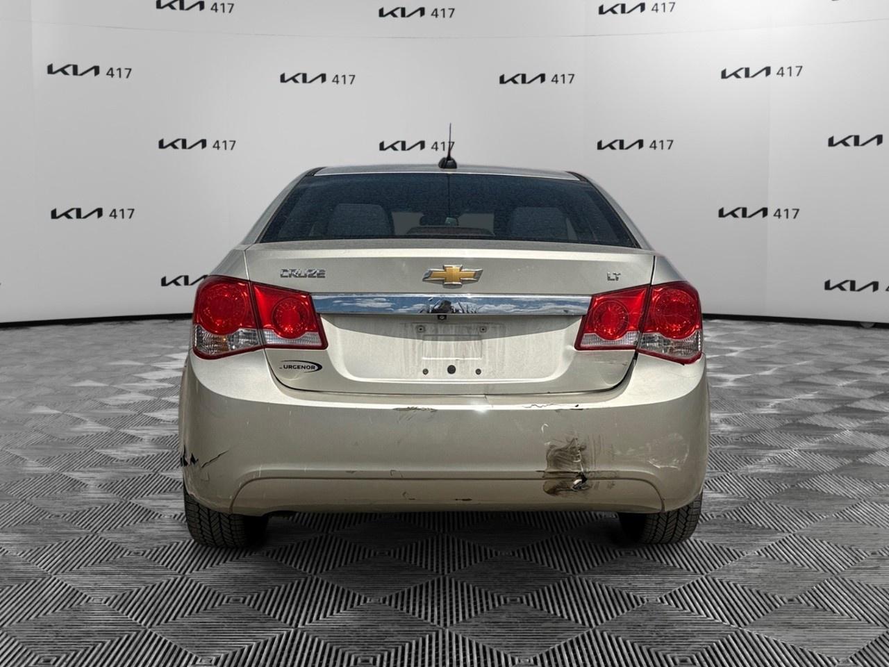 2016 Chevrolet Cruze Limited 4dr Sdn LT w/1LT Photo