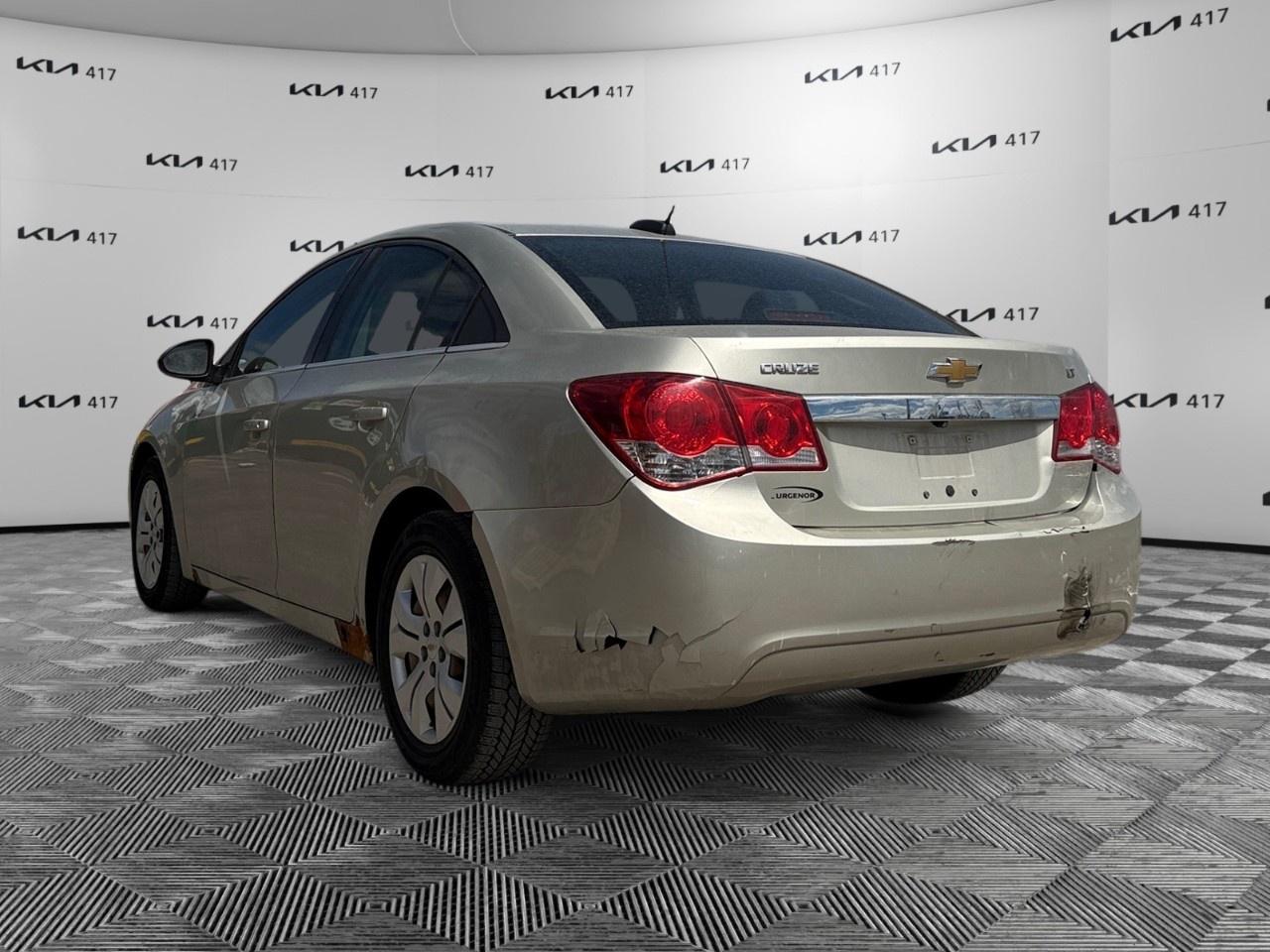 2016 Chevrolet Cruze Limited 4dr Sdn LT w/1LT Photo