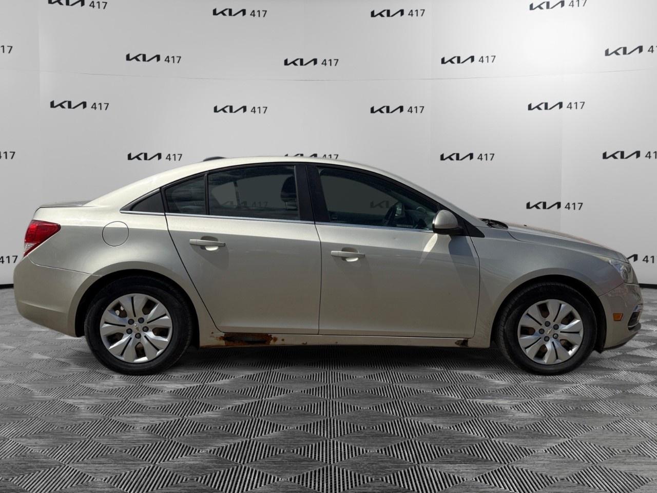 2016 Chevrolet Cruze Limited 4dr Sdn LT w/1LT Photo