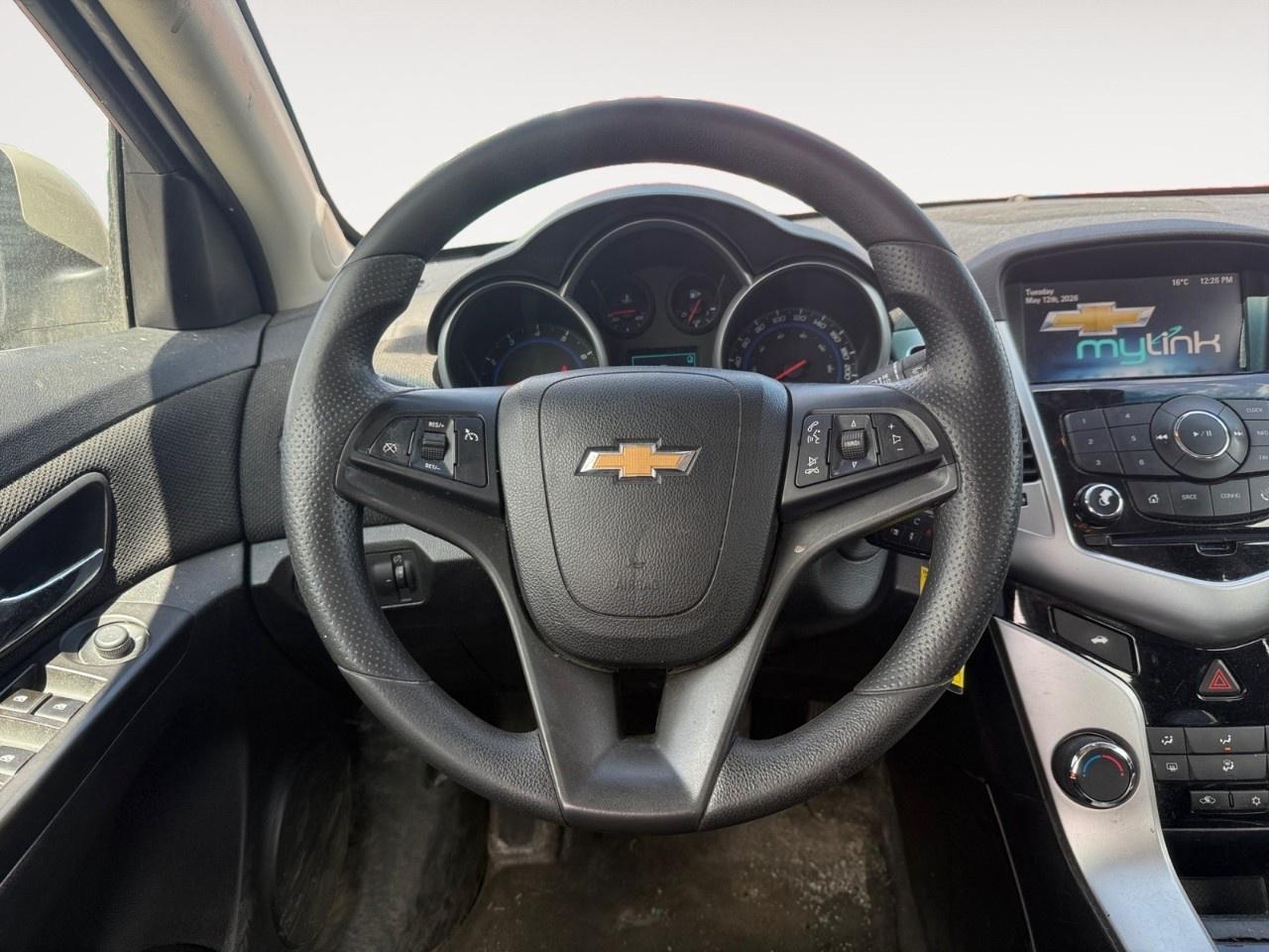 2016 Chevrolet Cruze Limited 4dr Sdn LT w/1LT Photo