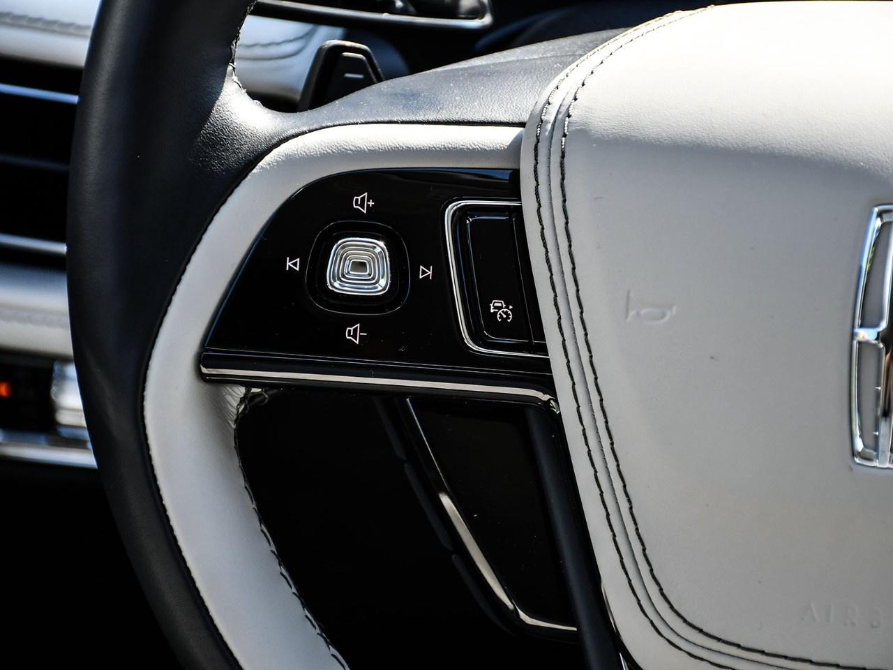 2026 Lincoln Aviator Reserve AWD Photo