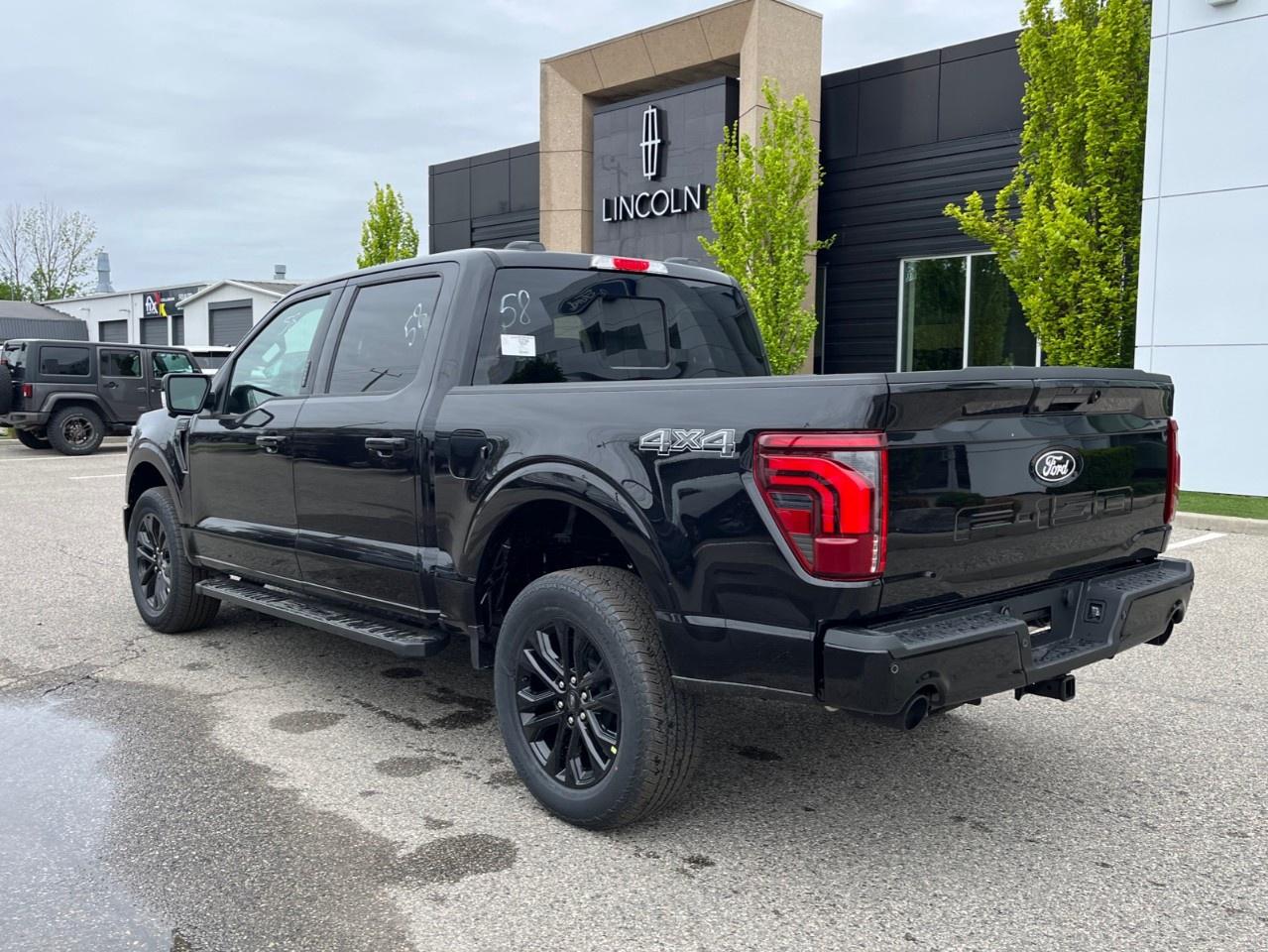 2026 Ford F-150 Lariat 4WD SuperCrew 5.5' Box Photo2