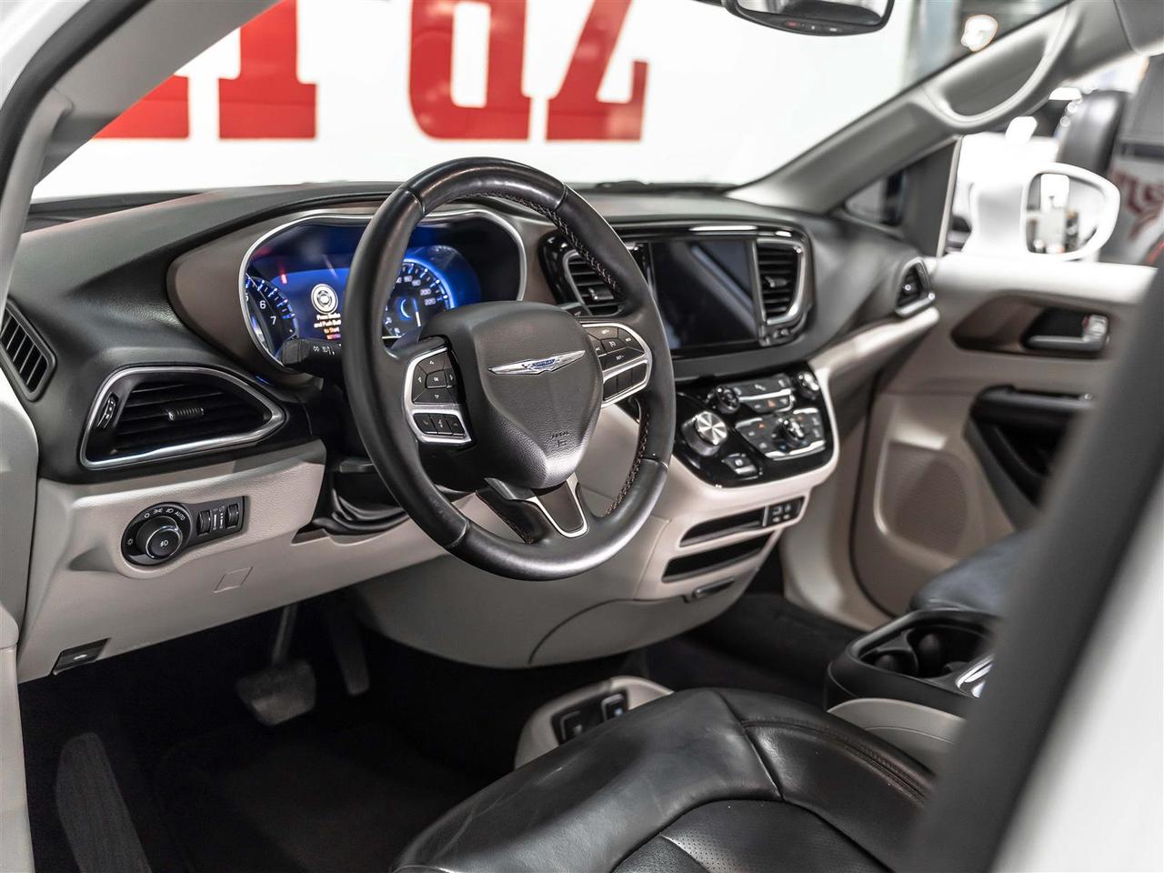 2018 Chrysler Pacifica TOURING-L PLUS|BLINDSPOT|NAVI|REARCAM|ACCIDENT FREE Photo