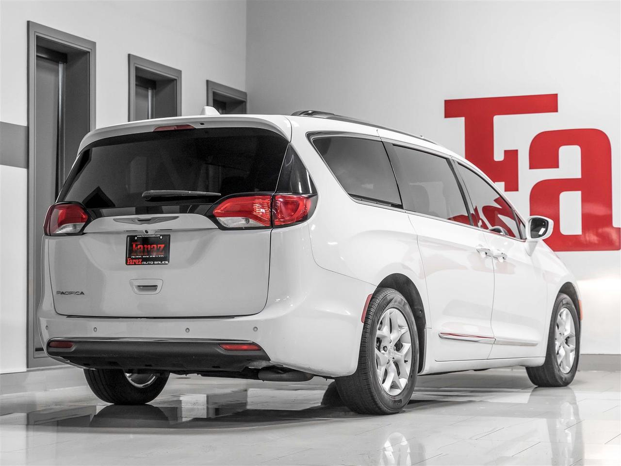 2018 Chrysler Pacifica TOURING-L PLUS|BLINDSPOT|NAVI|REARCAM|ACCIDENT FREE Photo2