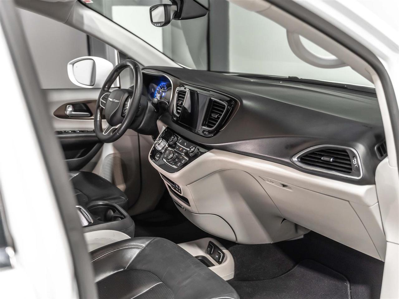 2018 Chrysler Pacifica TOURING-L PLUS|BLINDSPOT|NAVI|REARCAM|ACCIDENT FREE Photo