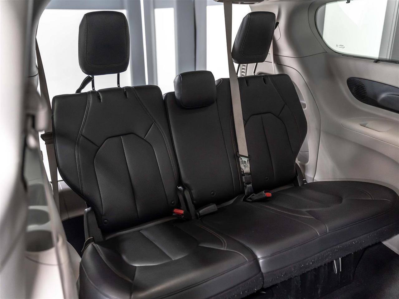 2018 Chrysler Pacifica TOURING-L PLUS|BLINDSPOT|NAVI|REARCAM|ACCIDENT FREE Photo