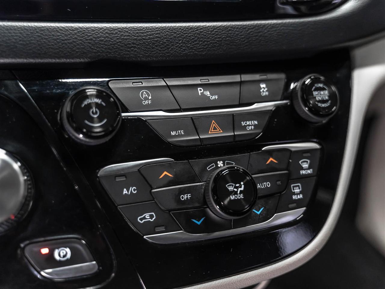 2018 Chrysler Pacifica TOURING-L PLUS|BLINDSPOT|NAVI|REARCAM|ACCIDENT FREE Photo