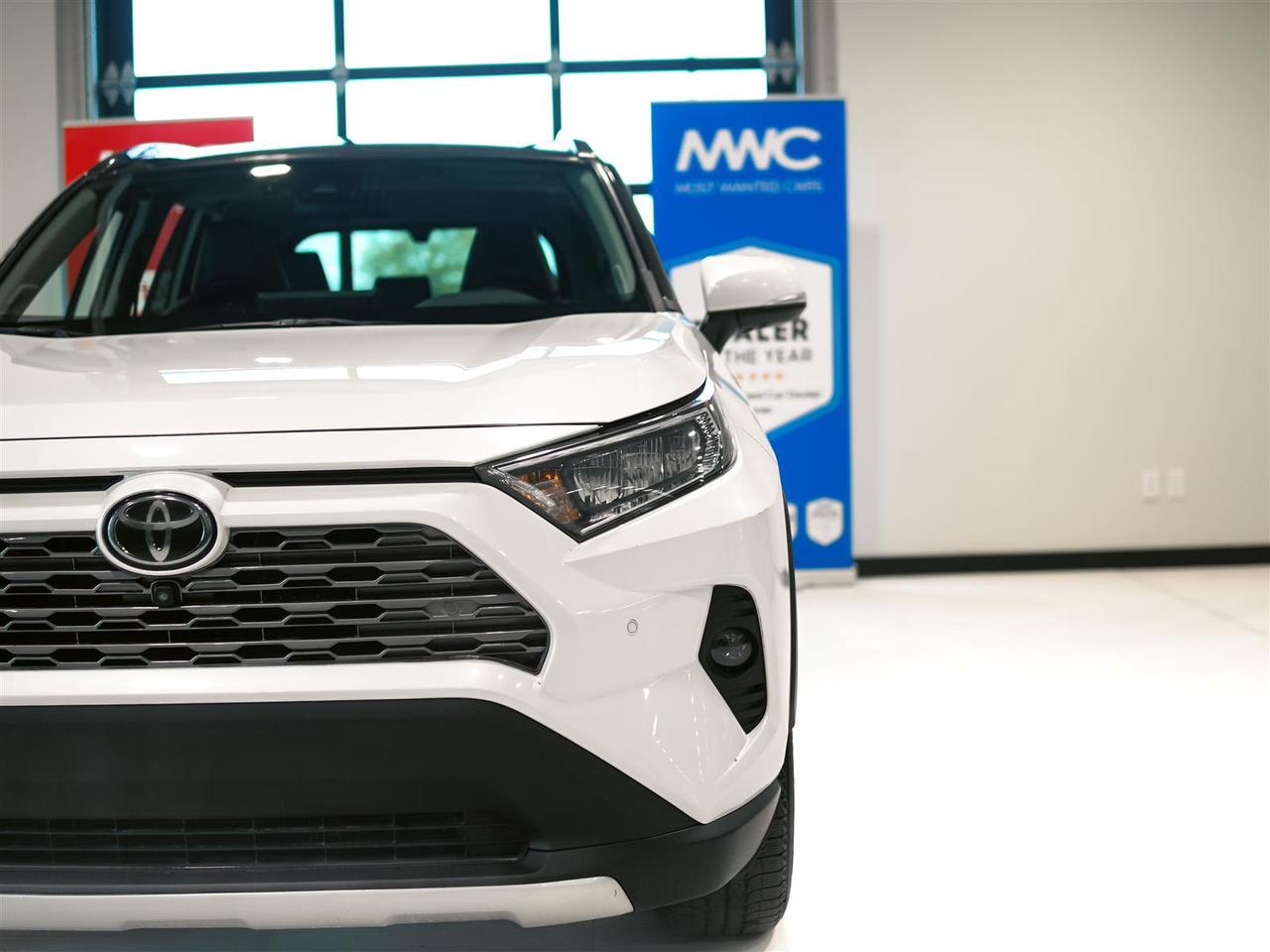 2020 Toyota RAV4 LIMITED AWD | NO ACCIDENTS | TOYOTA SERVICED Photo