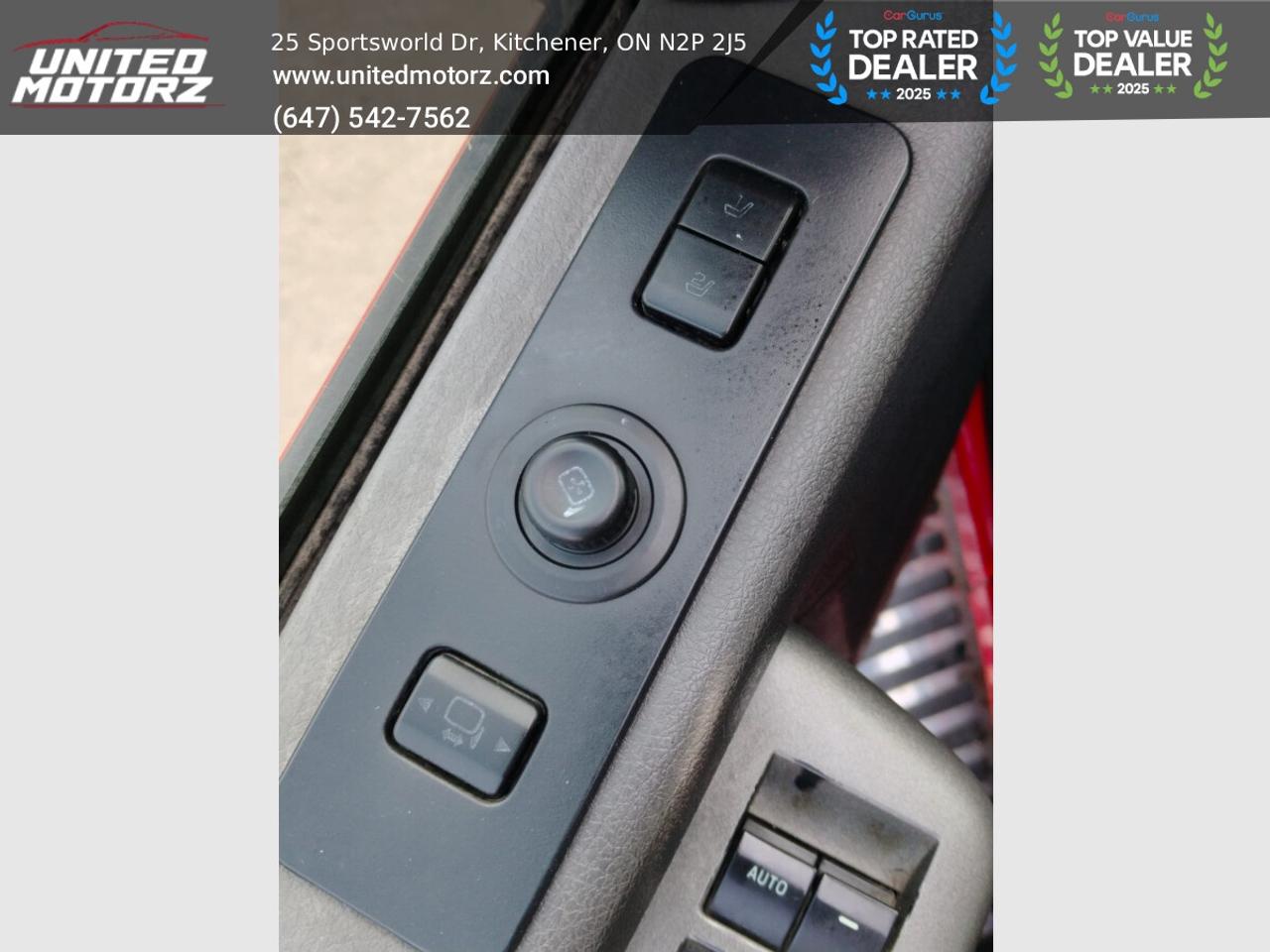 2011 Ford F-250 Super Duty SRW 4WD Crew Cab 156" Lariat Photo