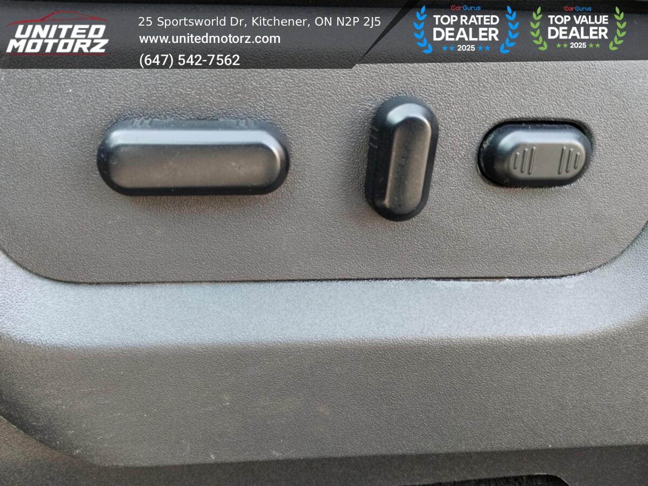 2011 Ford F-250 Super Duty SRW 4WD Crew Cab 156" Lariat Photo