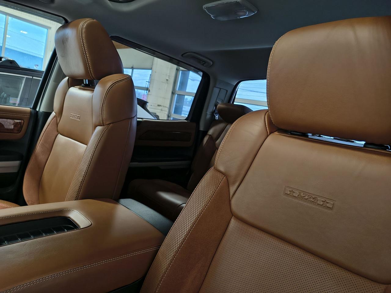 2020 Toyota Tundra Platinum Photo0