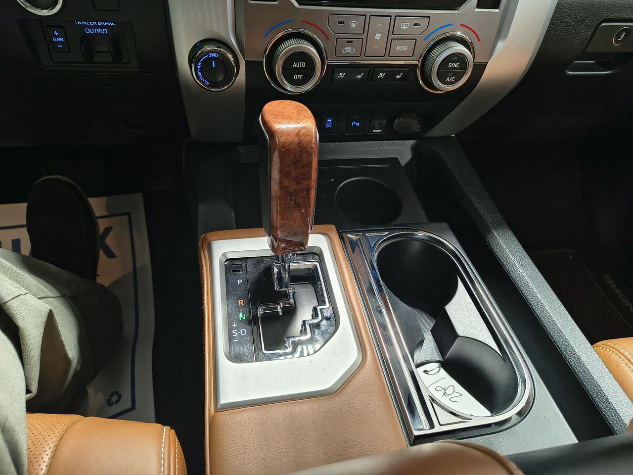 2020 Toyota Tundra Platinum Photo0