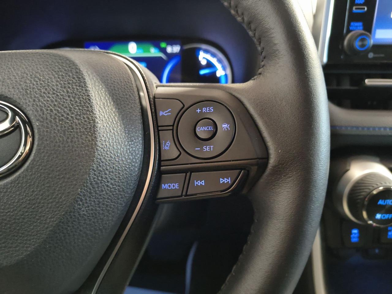2022 Toyota RAV4 Hybrid XSE Photo