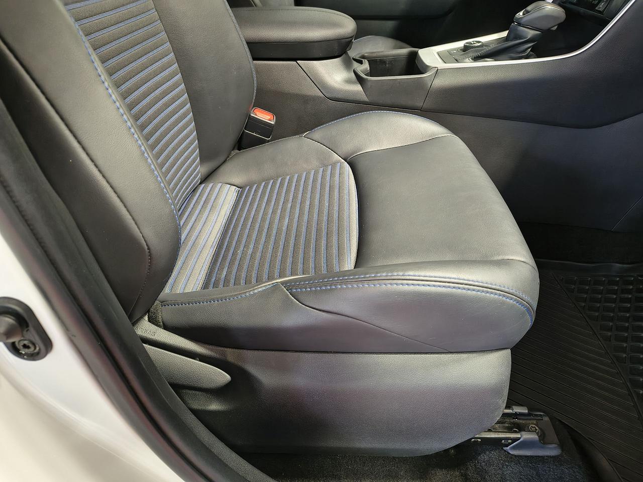 2022 Toyota RAV4 Hybrid XSE Photo0