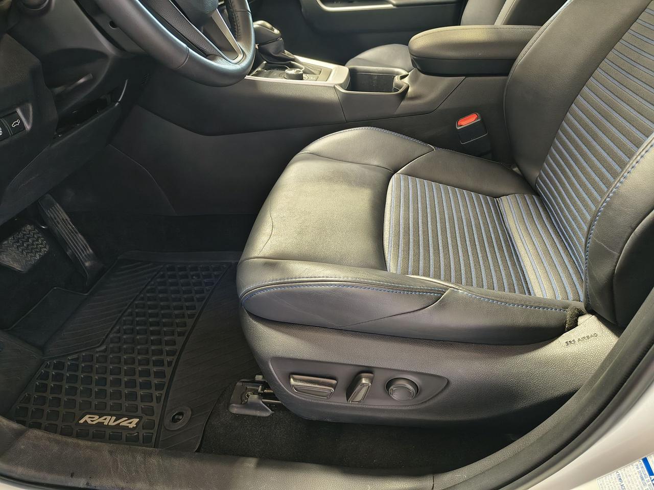 2022 Toyota RAV4 Hybrid XSE Photo