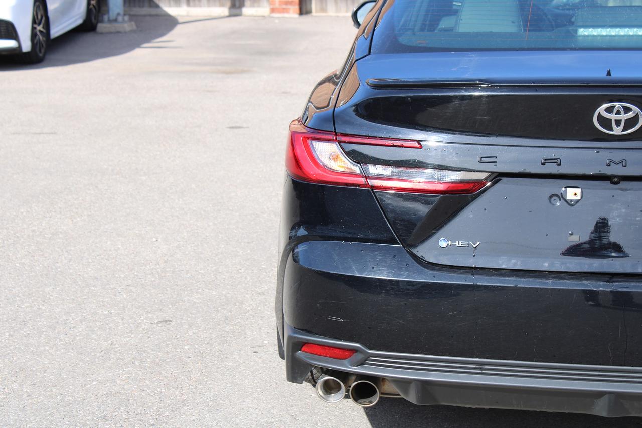 2025 Toyota Camry SE CVT hybrid Photo