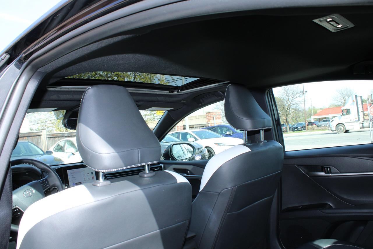 2025 Toyota Camry SE CVT hybrid Photo