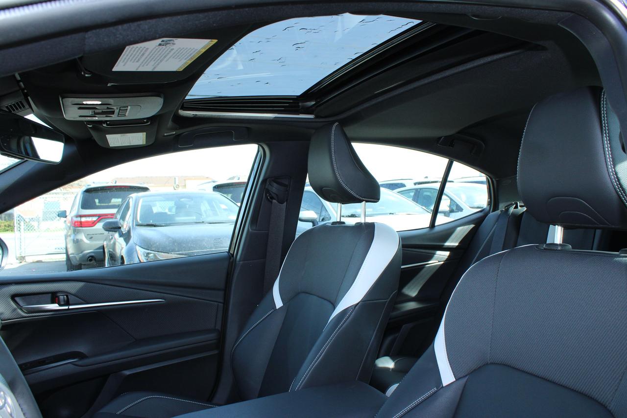 2025 Toyota Camry SE CVT hybrid Photo