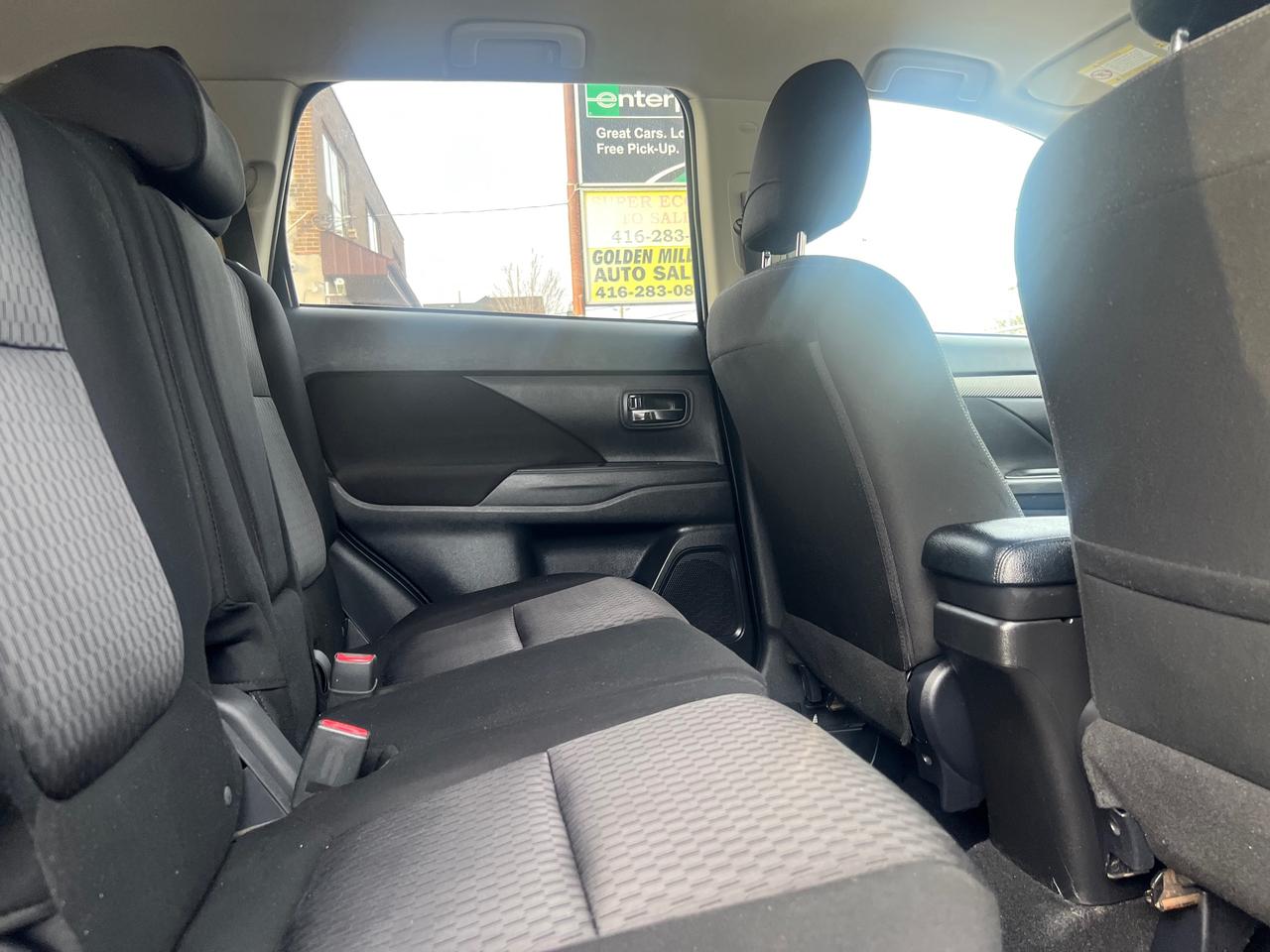 2015 Mitsubishi Outlander 7 SEATS- 4WD- HEATED SEATS Photo