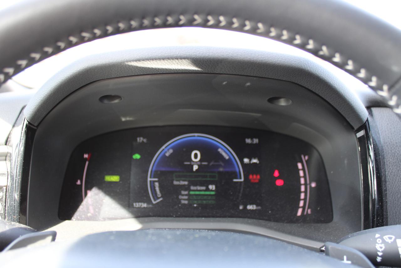 2025 Toyota Camry SE Hybris Photo