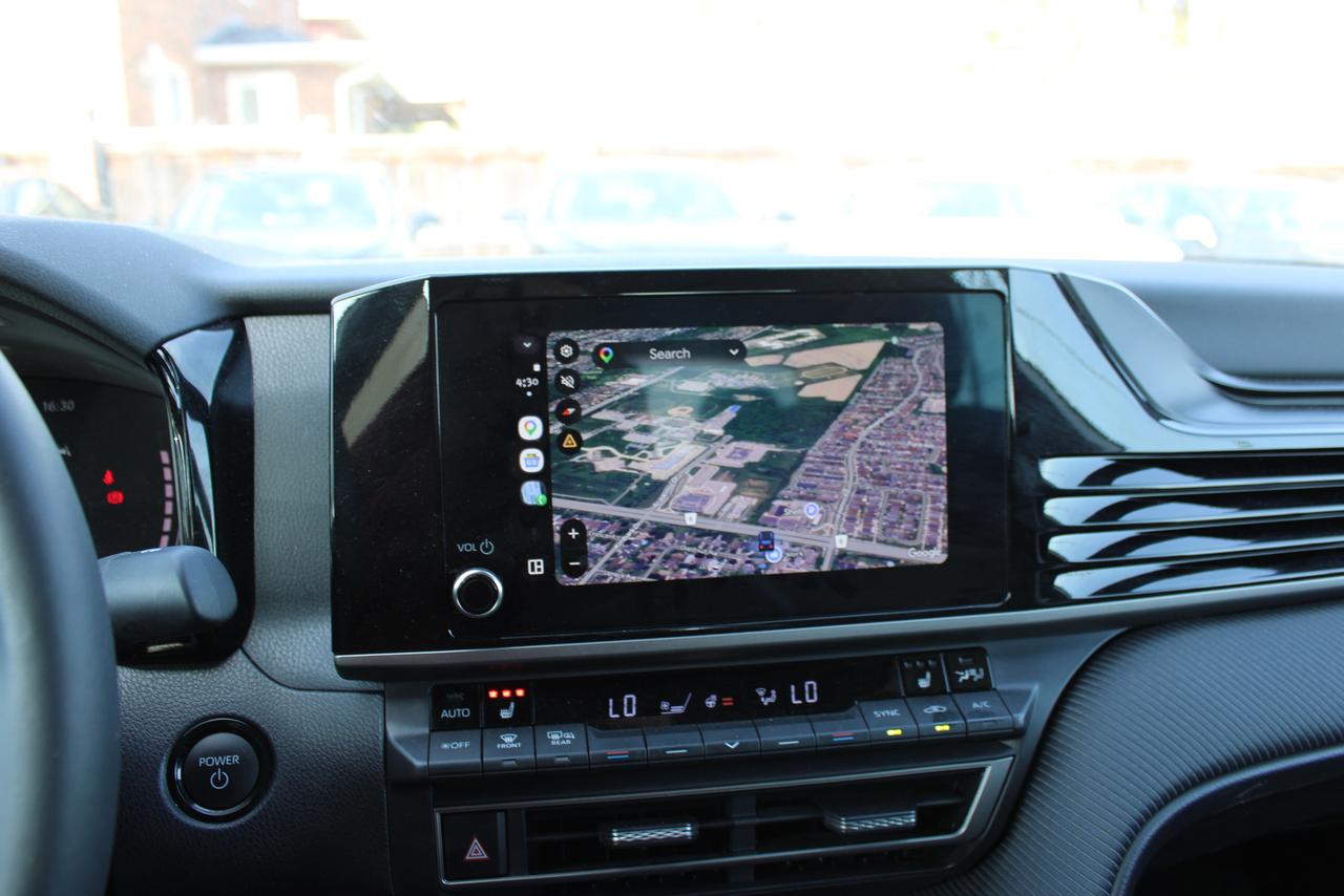 2025 Toyota Camry SE Hybris Photo