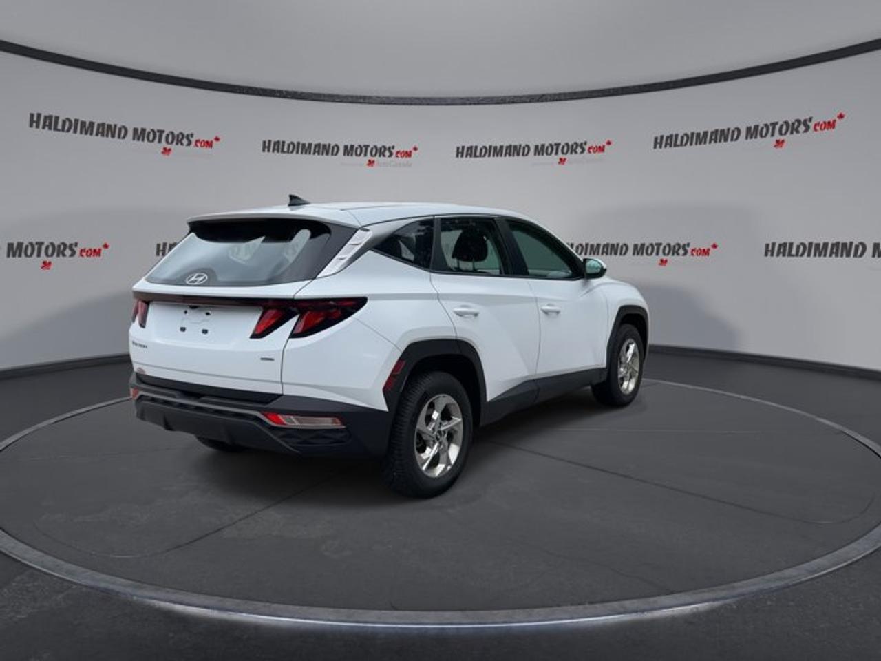 2023 Hyundai Tucson Essential AWD | No accidents Photo