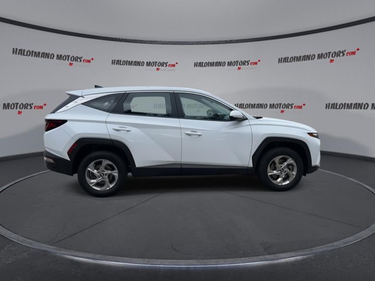 2023 Hyundai Tucson Essential AWD | No accidents Photo