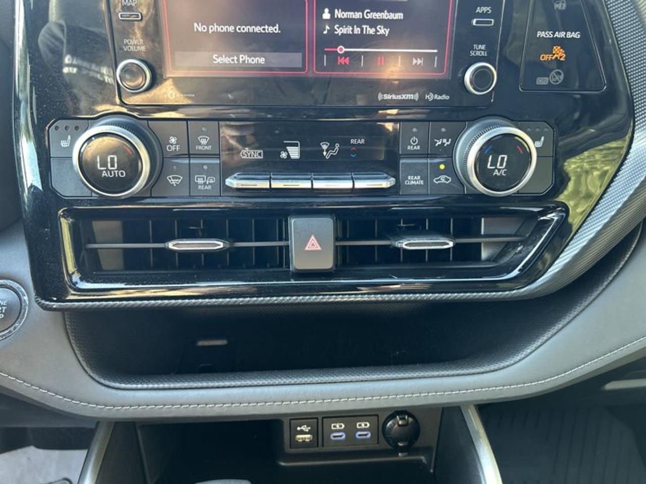 2022 Toyota Highlander XSE AWD | No Accidents | Sunroof | Leather Seats | Heated Steering Wheel Photo