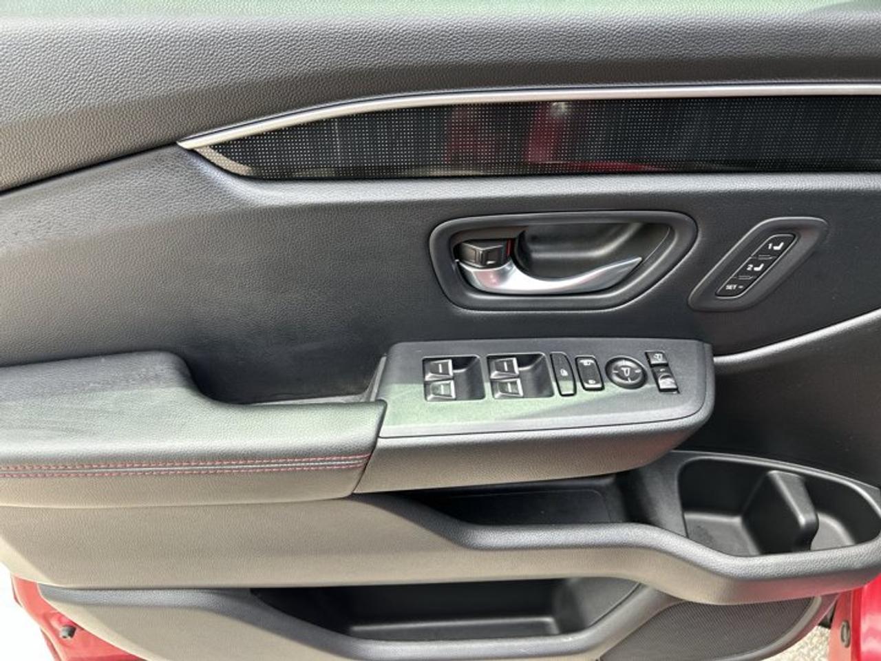 2025 Honda Pilot Black Edition AWD | One Owner | No Accidents | Leather Seats | 360 Camera Photo