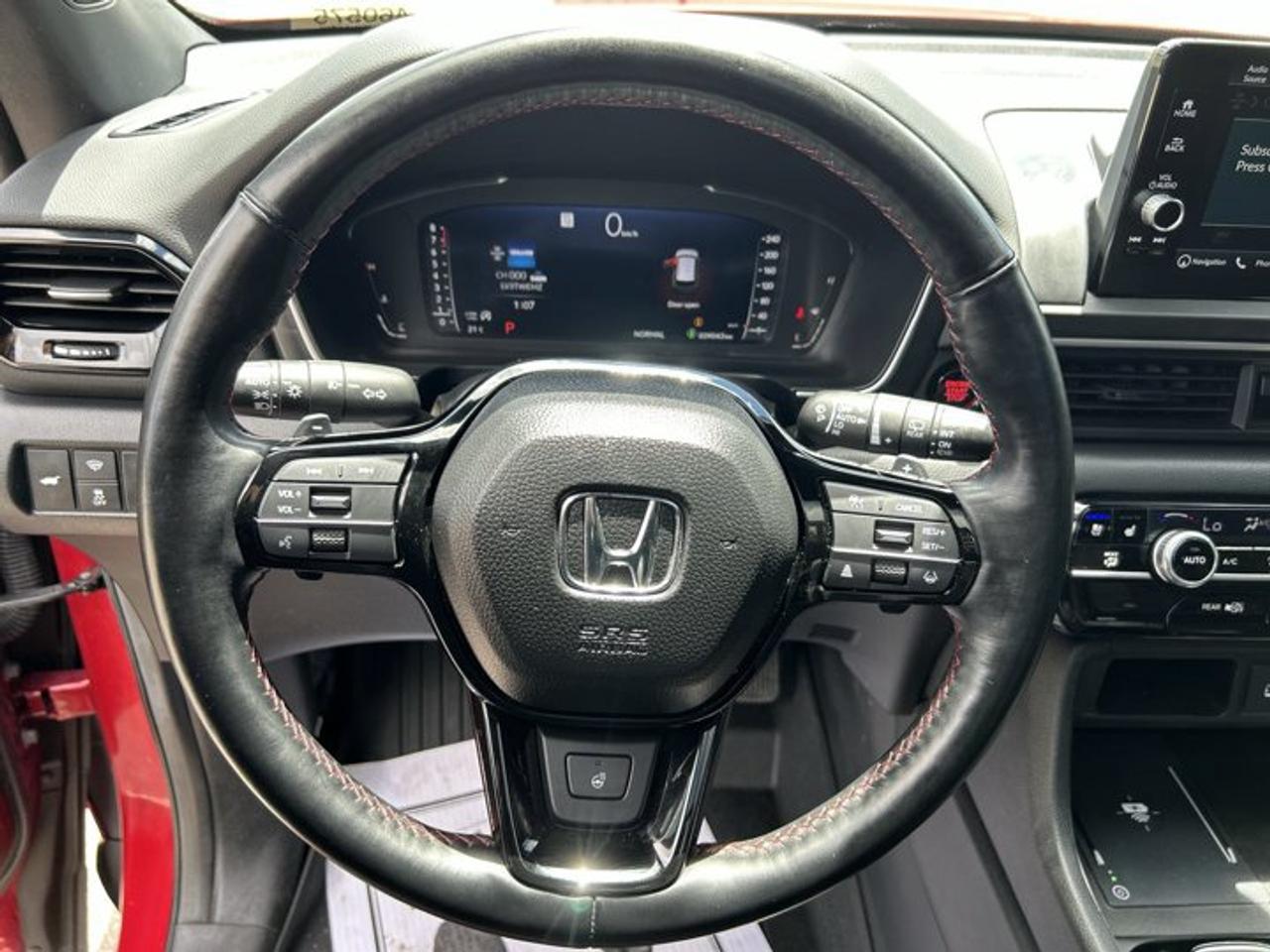2025 Honda Pilot Black Edition AWD | One Owner | No Accidents | Leather Seats | 360 Camera Photo