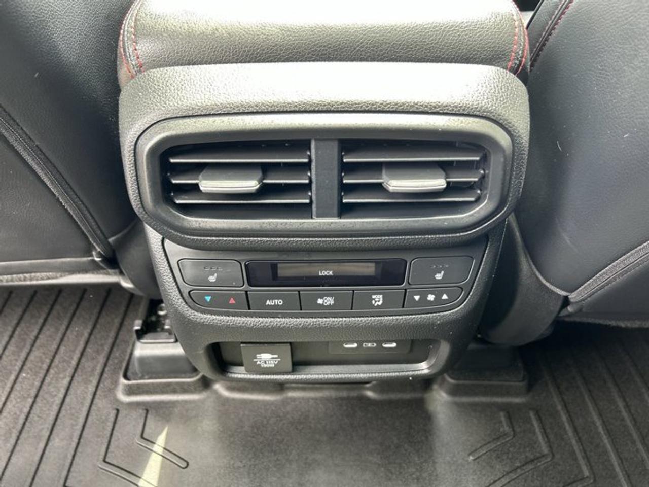 2025 Honda Pilot Black Edition AWD | One Owner | No Accidents | Leather Seats | 360 Camera Photo