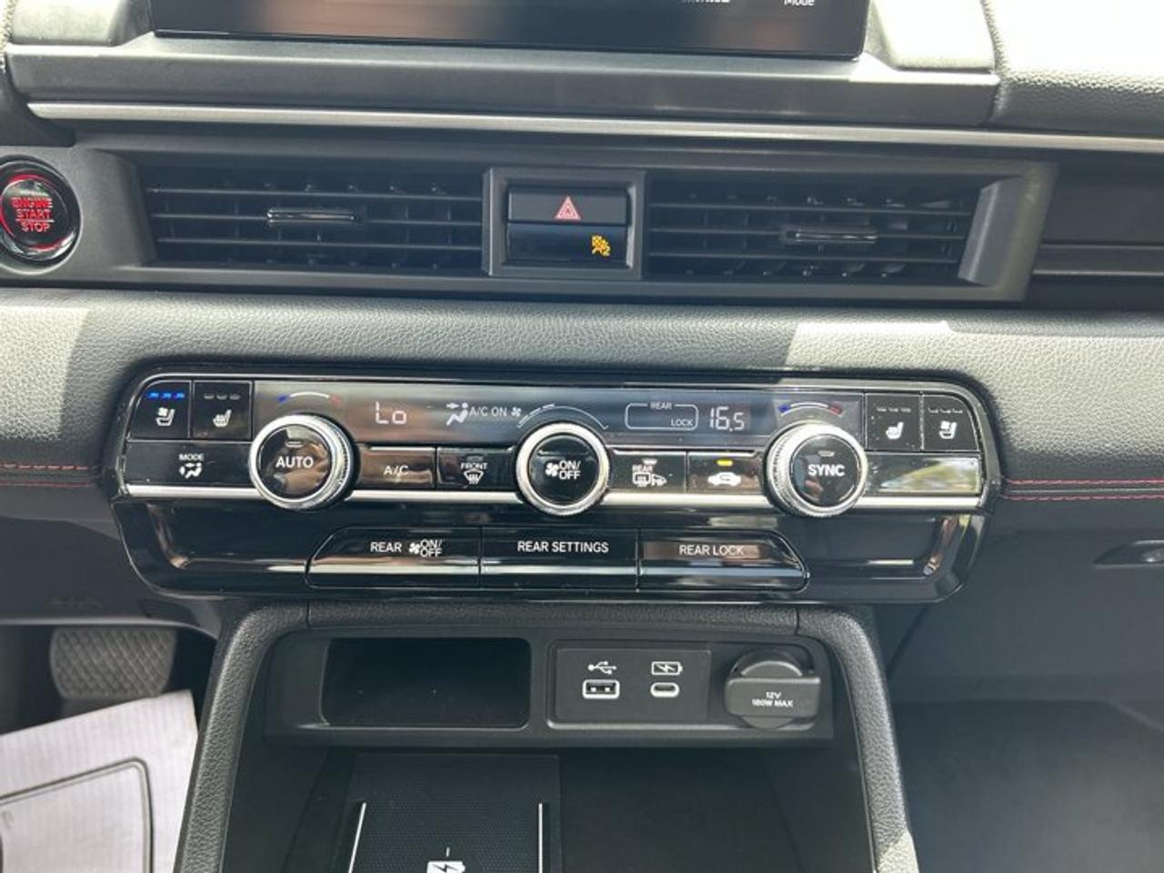 2025 Honda Pilot Black Edition AWD | One Owner | No Accidents | Leather Seats | 360 Camera Photo
