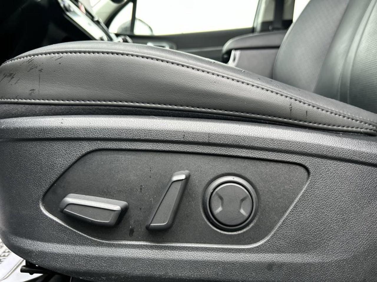 2025 Kia Sorento X-Line AWD | One Owner | No Accidents | Leather Seats | Heated Steering Wheel Photo