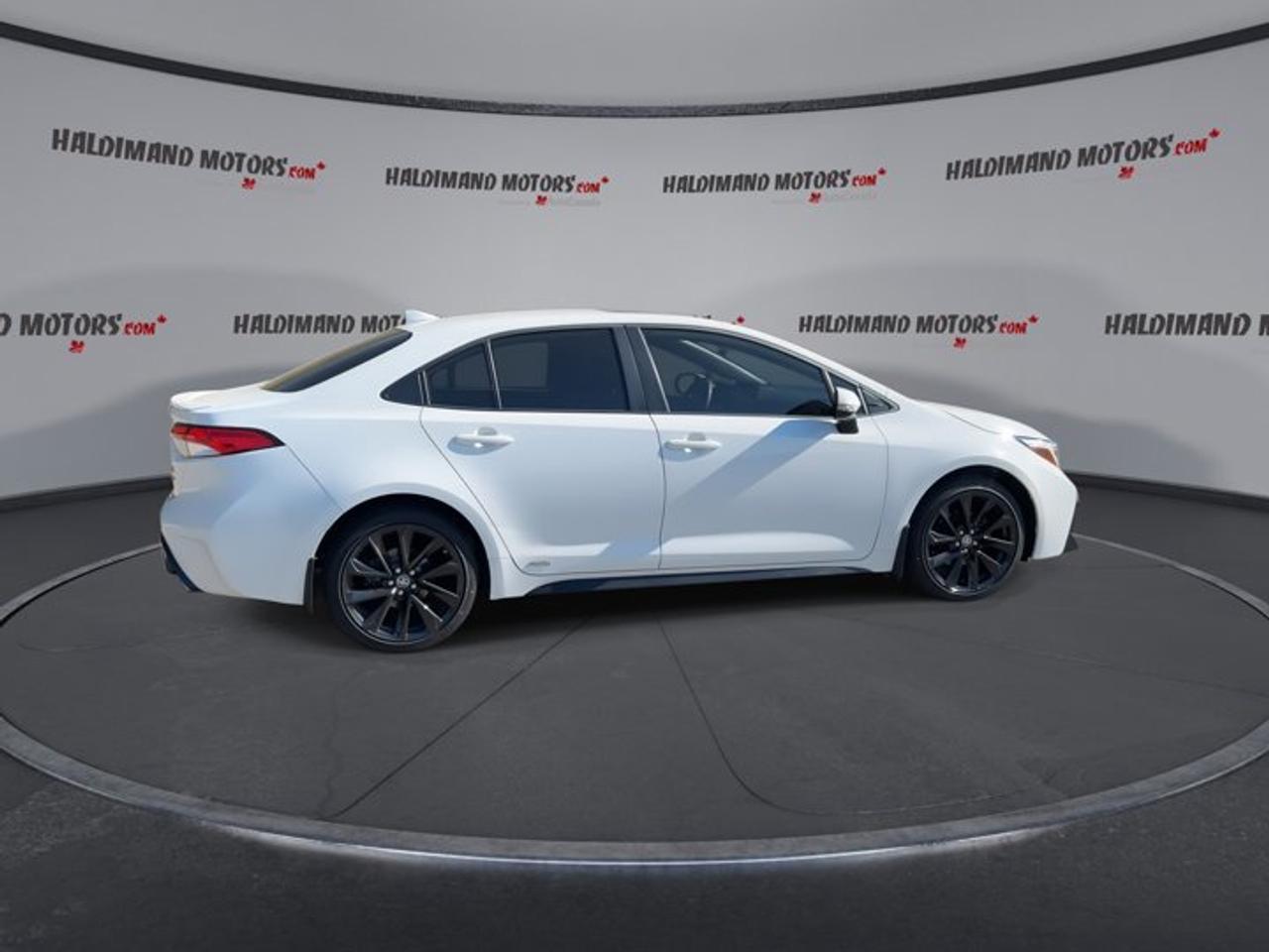 2025 Toyota Corolla SE 2WD | Sunroof | Heated Steering Wheel Photo