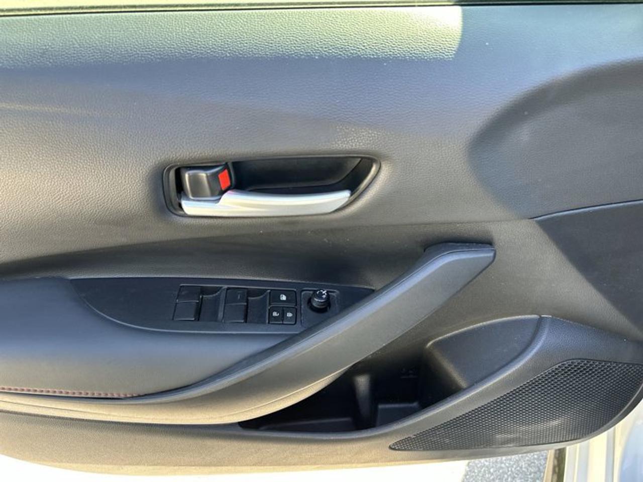 2025 Toyota Corolla SE 2WD | Sunroof | Heated Steering Wheel Photo