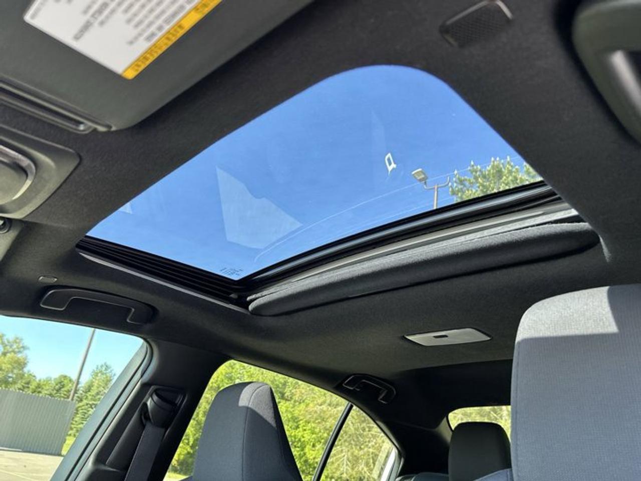 2025 Toyota Corolla SE 2WD | Sunroof | Heated Steering Wheel Photo