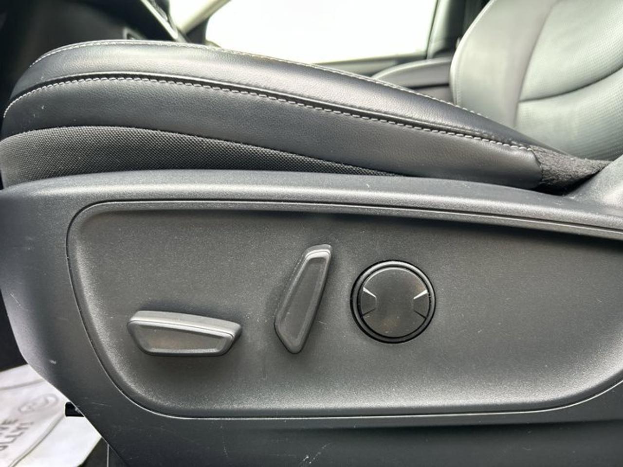 2025 Ford Escape Platinum AWD | Leather Seats Photo
