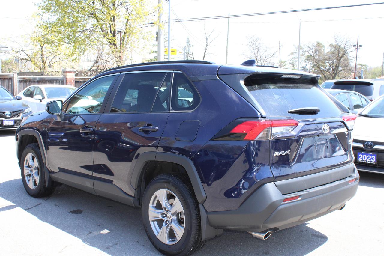 2024 Toyota RAV4 XLE Photo3