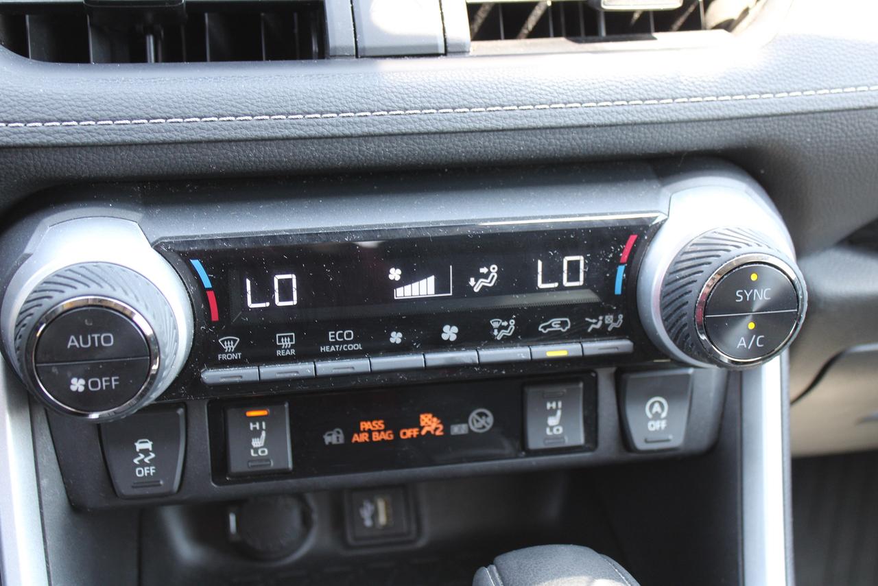 2024 Toyota RAV4 XLE Photo