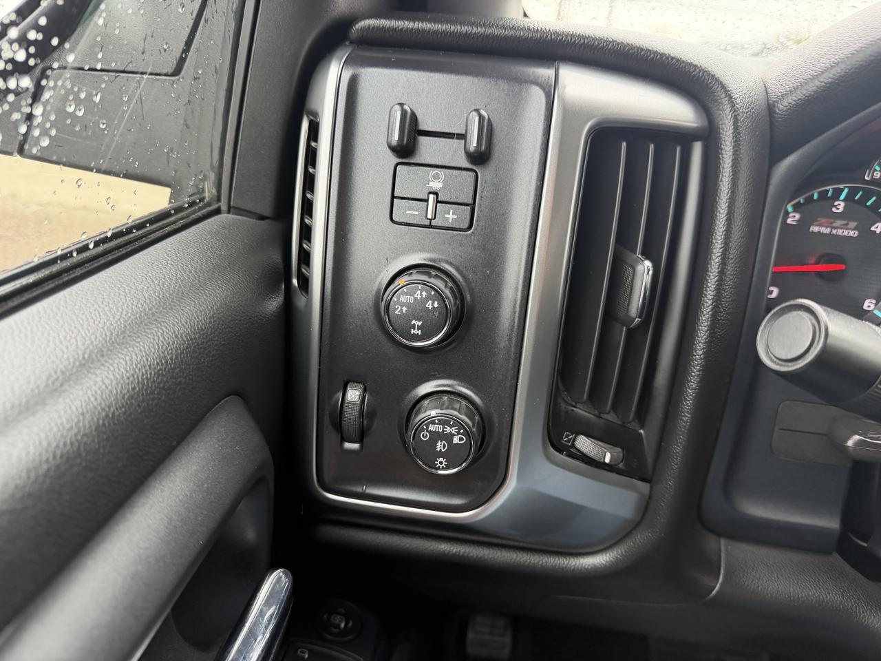 2016 Chevrolet Silverado 1500 LT | Clean CARFAX Photo