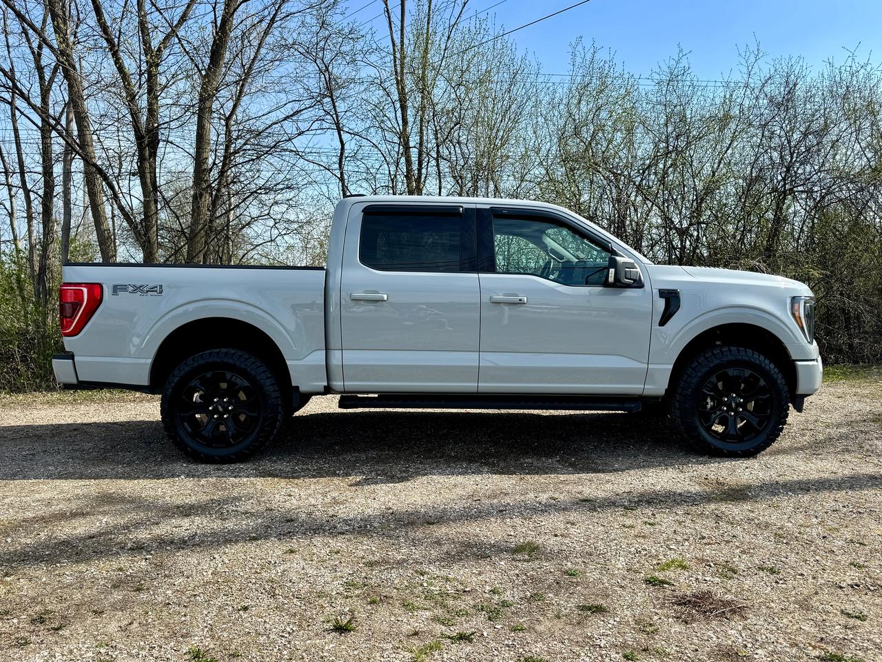 2023 Ford F-150 XLT 4WD SuperCrew 5.5' Box Photo4
